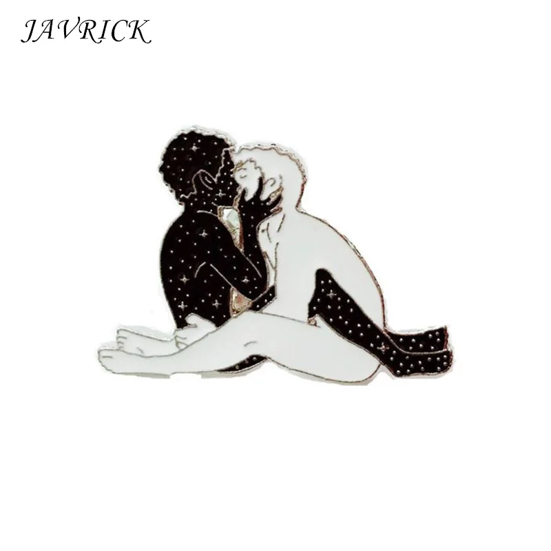 Fashion New Popular Brooch Pendant Men and Women Kissing Badges Couple Accessories Dating Gifts
Fashion New Popular Brooch Pendant Men and Women Kissing Badges Couple Accessories Dating Gifts