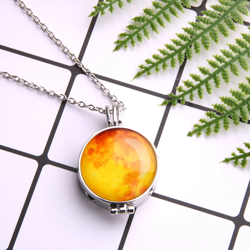 Luminous sky pattern Aroma Diffuser Open Lockets Pendant Perfume Essential Oil Aromatherapy Locket Necklace With Pads B159
Luminous sky pattern Aroma Diffuser Open Lockets Pendant Perfume Essential Oil Aromatherapy Locket Necklace With Pads B159