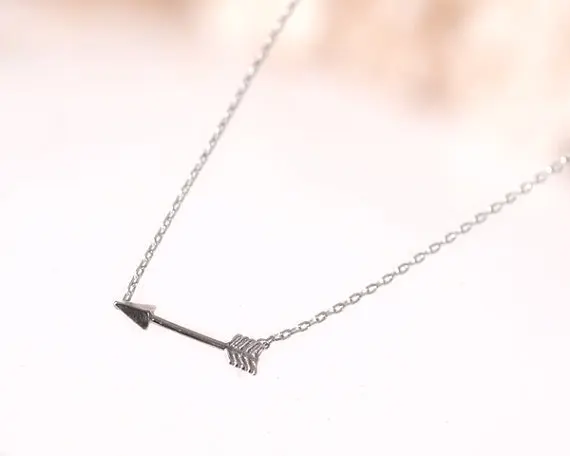 Tiny Horizontal Arrow Necklace Pendant for Women Simple Sideways Green Arrow Chain Pendant Necklaces
Tiny Horizontal Arrow Necklace Pendant for Women Simple Sideways Green Arrow Chain Pendant Necklaces
