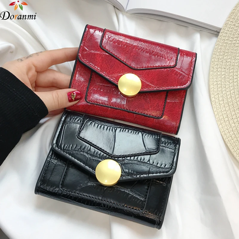 DORANMI Thread Short Wallets For Women 2019 Round Metal Clutch Coins Bag Female Purses Bag Quality Wallets PJ162
DORANMI Thread Short Wallets For Women 2019 Round Metal Clutch Coins Bag Female Purses Bag Quality Wallets PJ162