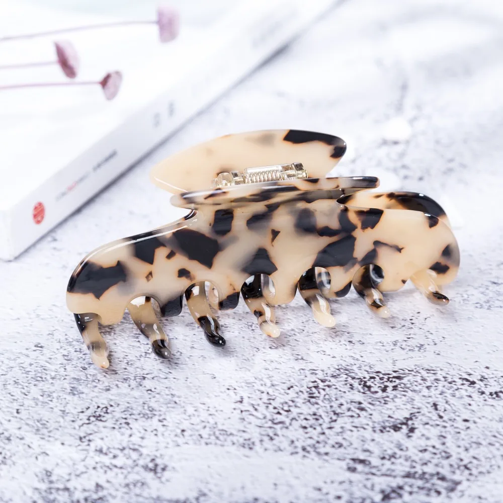 1 pc Celluloid 10cm Large Hair Claw Luxury Handmade French Design Fashion Tortoise Shell Accessories Women Hair Clip
1 pc Celluloid 10cm Large Hair Claw Luxury Handmade French Design Fashion Tortoise Shell Accessories Women Hair Clip