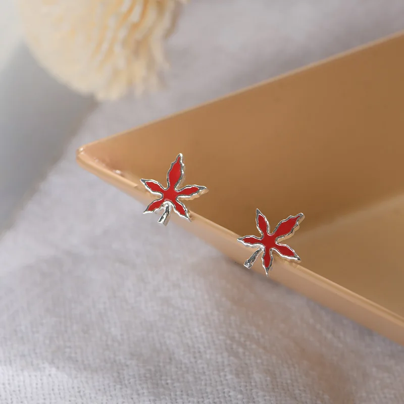 Lidavi 925 silver earrings female Korean fashion sweet red maple leaf earrings temperament literary leaves earring Gifts VES6187
Lidavi 925 silver earrings female Korean fashion sweet red maple leaf earrings temperament literary leaves earring Gifts VES6187