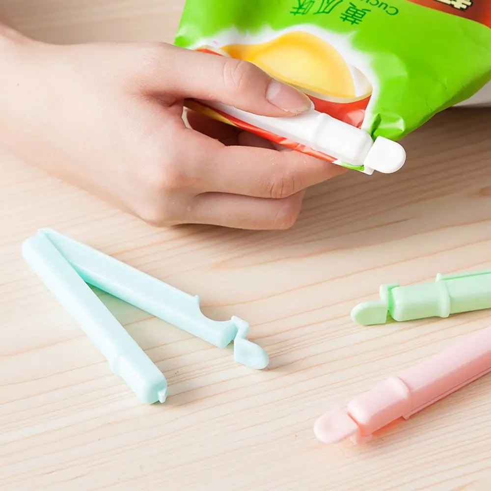 4pcs Creative Sucker Plain Food Bag Sealing Clip Food Preservation Clip Snack Clamp Kitchen Storage
4pcs Creative Sucker Plain Food Bag Sealing Clip Food Preservation Clip Snack Clamp Kitchen Storage