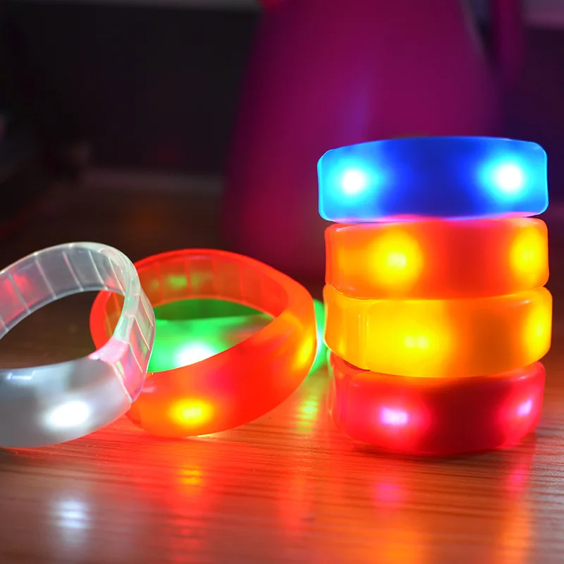 200pcs Sound Control Led Flashing Bracelet Bangle Wristband Music Activated Night light Club Activity Disco Cheer toy wen6771
200pcs Sound Control Led Flashing Bracelet Bangle Wristband Music Activated Night light Club Activity Disco Cheer toy wen6771