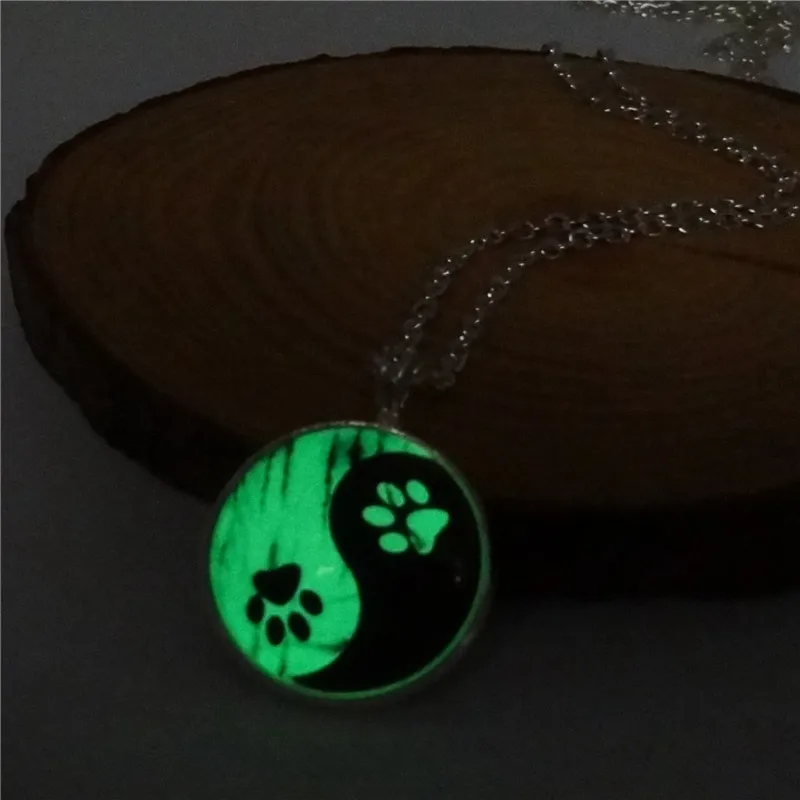 XUSHUI XJ Glow In The Dark Tai Chi Yin Yang Pendant Necklace Glowing Dog Footprint Glass Cabochon Silver Plated chain necklace
XUSHUI XJ Glow In The Dark Tai Chi Yin Yang Pendant Necklace Glowing Dog Footprint Glass Cabochon Silver Plated chain necklace