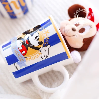 Mickey retro striped luxury gold color ceramic couple mugs handy mug breakfast milk mug cup for Valentine's gift
Mickey retro striped luxury gold color ceramic couple mugs handy mug breakfast milk mug cup for Valentine's gift