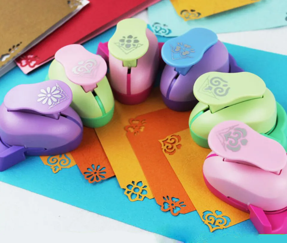 12 styles of home stamping DIY Corner paper printing card cutter Scrapbook Shaper large relief boring device children handmade
12 styles of home stamping DIY Corner paper printing card cutter Scrapbook Shaper large relief boring device children handmade