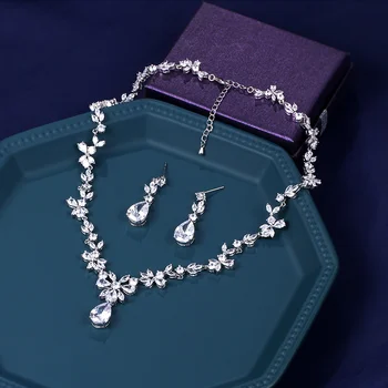 WEIMANJINGDIAN Flower and Teardrop Cubic Zirconia CZ Crystal Necklace and Earring Wedding Bridal Jewelry Set in White Gold Color
WEIMANJINGDIAN Flower and Teardrop Cubic Zirconia CZ Crystal Necklace and Earring Wedding Bridal Jewelry Set in White Gold Color