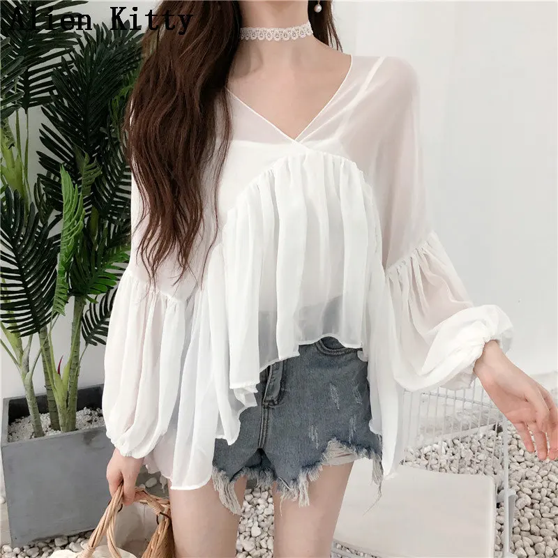 Alien Kitty 2019 New Ruffles Solid Sexy Irregular V-Neck Lantern Sleeves Summer Free Sunscreen All-Match Chiffon Shirts 2 Colors
Alien Kitty 2019 New Ruffles Solid Sexy Irregular V-Neck Lantern Sleeves Summer Free Sunscreen All-Match Chiffon Shirts 2 Colors