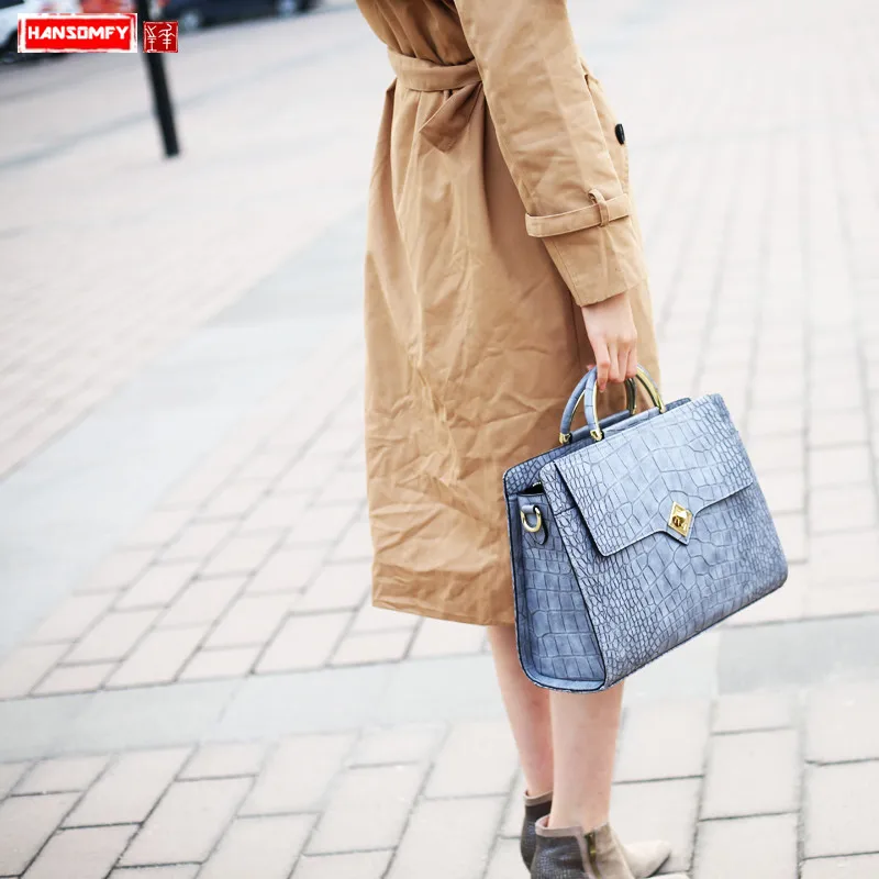 Women Handbags female new fashion hard leather lock briefcase shoulder messenger bag diagonal crocodile pattern portable bags
Women Handbags female new fashion hard leather lock briefcase shoulder messenger bag diagonal crocodile pattern portable bags