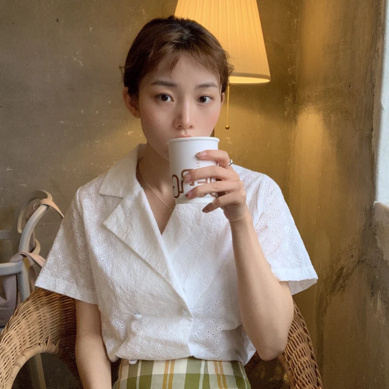 2 colors solid color blouse shirt korean style hollow out foral short sleeve blouse summer women tops 2019 (C6434)
2 colors solid color blouse shirt korean style hollow out foral short sleeve blouse summer women tops 2019 (C6434)