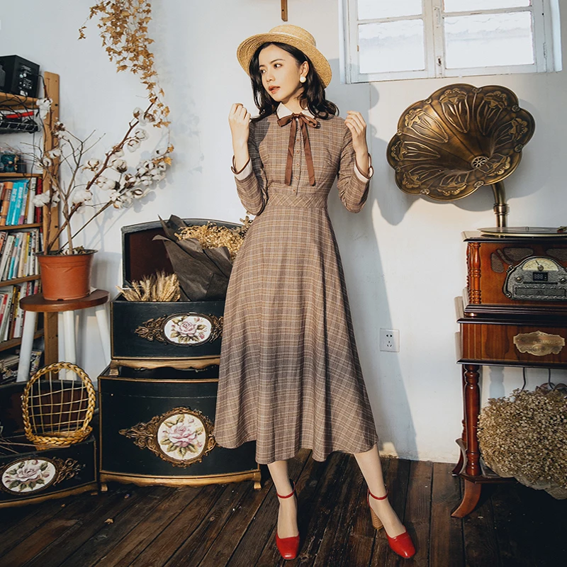 2018 new fashion women's dresses autumn and winter literary retro elegant long sleeve plaid dress
2018 new fashion women's dresses autumn and winter literary retro elegant long sleeve plaid dress