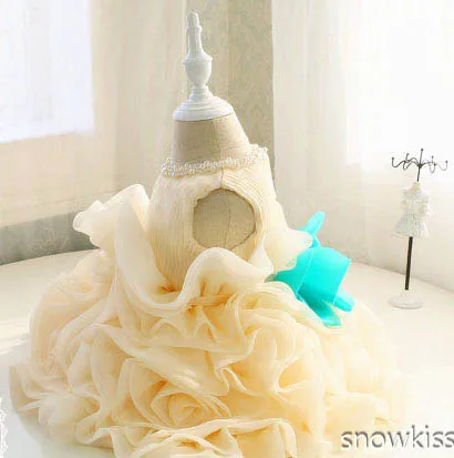 New Arrival Creamy Cake Flower Girl Dress Beading Newborn Princess Birthday Dresses With Bow Toddler Dress for Wedding
New Arrival Creamy Cake Flower Girl Dress Beading Newborn Princess Birthday Dresses With Bow Toddler Dress for Wedding