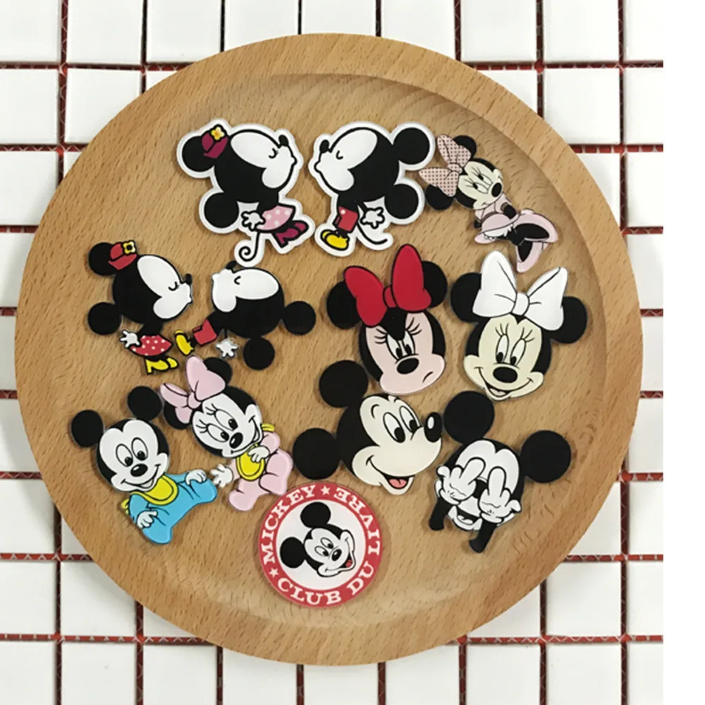 1pcs New Cartoon Character Badge Mickey Minnie Mouse Shaped Acrylic Badge Clothes Brooch Pins Icons On The Backpack Decoration
1pcs New Cartoon Character Badge Mickey Minnie Mouse Shaped Acrylic Badge Clothes Brooch Pins Icons On The Backpack Decoration