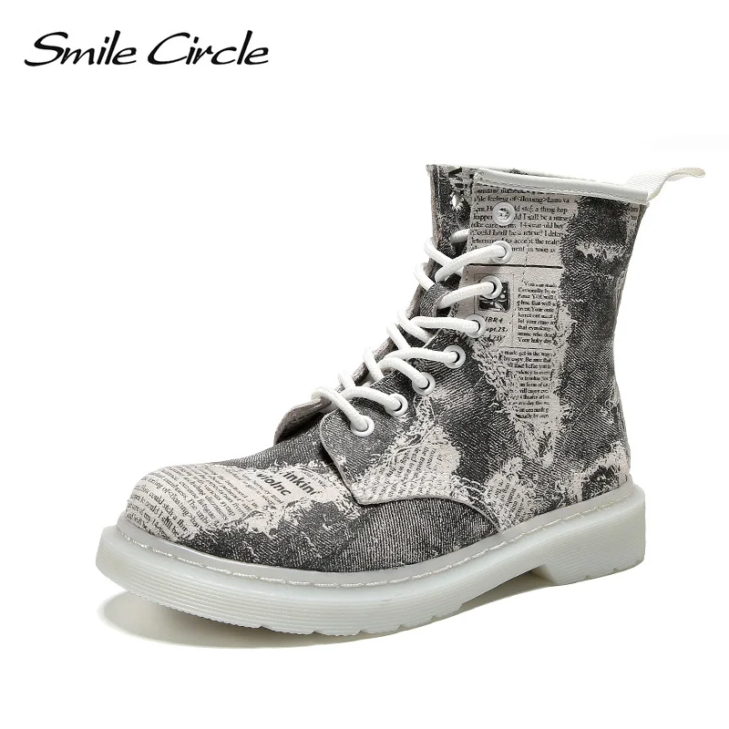 Smile Circle Ankle Boots Women flat shoes Fashion Retro printing style Genuine Leather Lace-up casual Ladies short Boots
Smile Circle Ankle Boots Women flat shoes Fashion Retro printing style Genuine Leather Lace-up casual Ladies short Boots