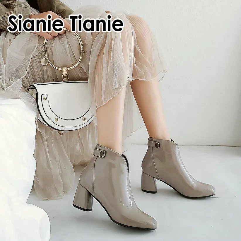 Sianie Tianie 2019 winter fall grey brown patent PU leather round toe chunky high heels woman shoes V cut ankle boots size 45 46
Sianie Tianie 2019 winter fall grey brown patent PU leather round toe chunky high heels woman shoes V cut ankle boots size 45 46