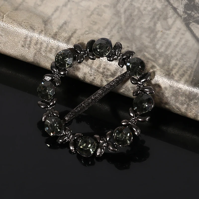 2017New 100Pcs 34mm Big Flower Round Gray Rhinestone Buckle for Wedding Ribbon Slider or DIY Hair Accessories XL35
2017New 100Pcs 34mm Big Flower Round Gray Rhinestone Buckle for Wedding Ribbon Slider or DIY Hair Accessories XL35