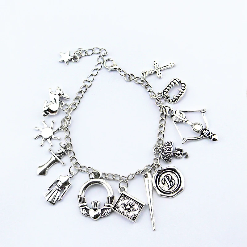 New Arrival Buffy the Vampire Slayer Charm Bracelet Cross Vampire Fangs Charm Bracelet for Women Men Gift Dropshipping
New Arrival Buffy the Vampire Slayer Charm Bracelet Cross Vampire Fangs Charm Bracelet for Women Men Gift Dropshipping