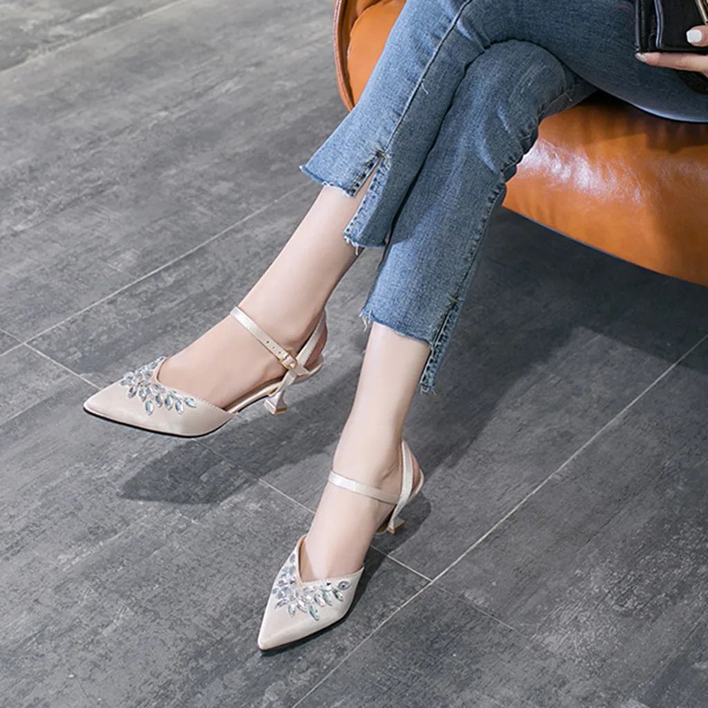Jaycosin Fashion Pointed Toe Rhinestone Sandals Shoes For Women Med Heels Summer Chaussures Femme Hasp Sandals Waterproof
Jaycosin Fashion Pointed Toe Rhinestone Sandals Shoes For Women Med Heels Summer Chaussures Femme Hasp Sandals Waterproof