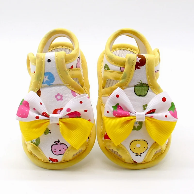 Летние сандалии с милым принтом и бантом для новорожденных девочек милая дышащая