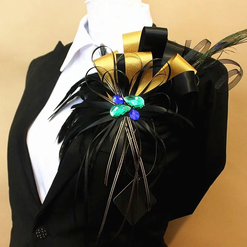 Exaggerated fashion feather crystal tassel brooches for men stage suits decoration oversized brooch pins jewelry gifts
Exaggerated fashion feather crystal tassel brooches for men stage suits decoration oversized brooch pins jewelry gifts