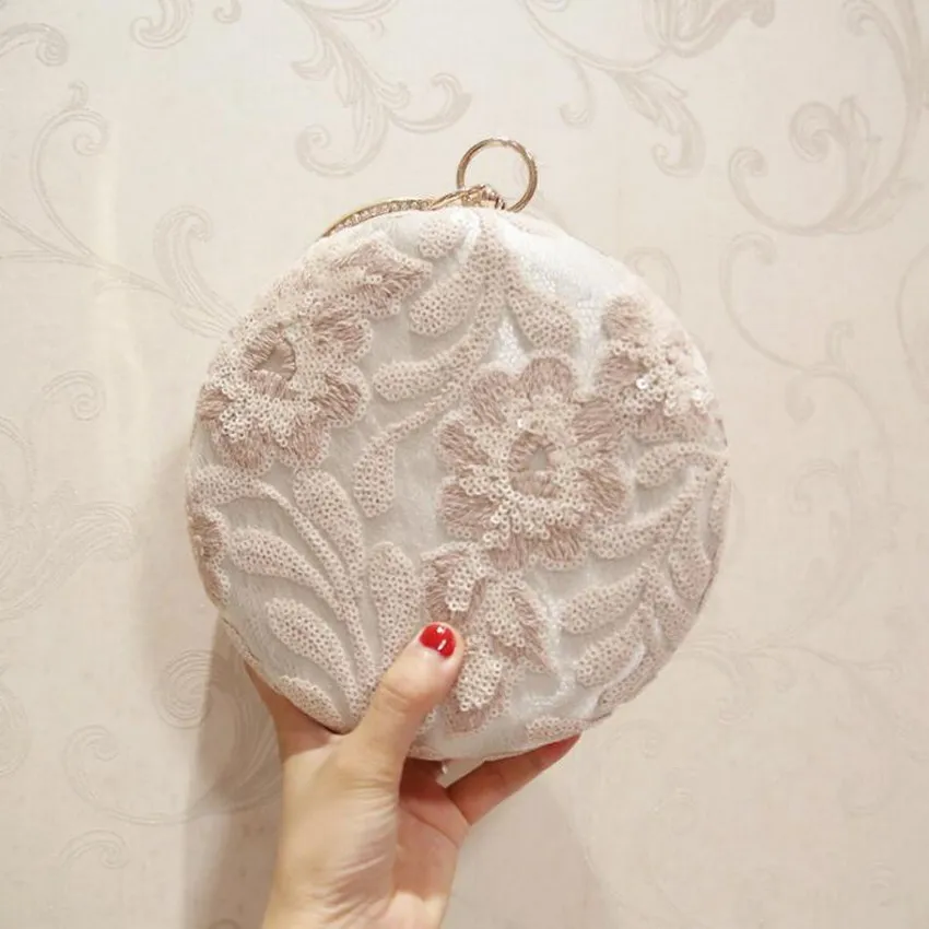 LIXUN Winter Women Bags Clutch Evening Bags Round Metal Gold Diamods Shoulder Small Female Handbags Purses For Ladies Party Bags
LIXUN Winter Women Bags Clutch Evening Bags Round Metal Gold Diamods Shoulder Small Female Handbags Purses For Ladies Party Bags
