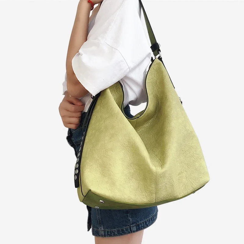 Fashion Rivets Bucket Bags Women High Quality Pu Leather Tote Large Capacity Casual Shoulder Bags Pu Leather Ladies Phone Purse 
Fashion Rivets Bucket Bags Women High Quality Pu Leather Tote Large Capacity Casual Shoulder Bags Pu Leather Ladies Phone Purse