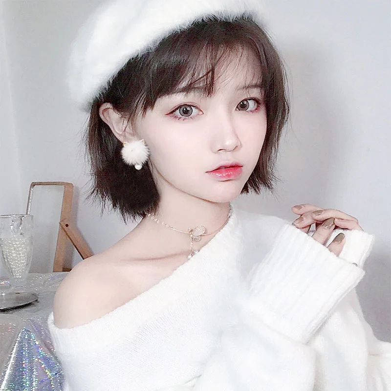 Cute Fashion Mink Ball pom pom Short Earrings Ladies Unique Soft POM POM Mink Fur Ball Pendant Earrings Jewelry
Cute Fashion Mink Ball pom pom Short Earrings Ladies Unique Soft POM POM Mink Fur Ball Pendant Earrings Jewelry