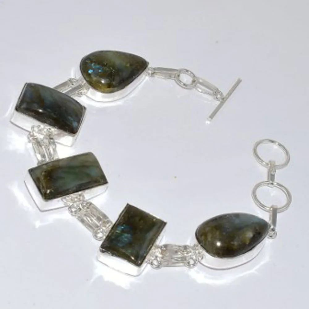 Labradorite Bracelet Silver Overlay over Copper, 24cm , B3161
Labradorite Bracelet Silver Overlay over Copper, 24cm , B3161