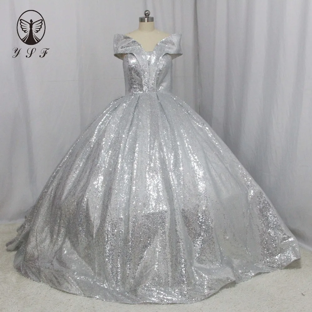 Vintage Robe De Mariee Silver Bling Scalloped Pleated Ball Gown Princess Wedding Dress
Vintage Robe De Mariee Silver Bling Scalloped Pleated Ball Gown Princess Wedding Dress