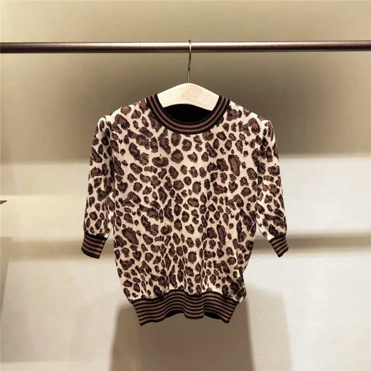 High quality women's half sleeve T-shirts New 2019 Fall leopard loose Tee Shirt A624
High quality women's half sleeve T-shirts New 2019 Fall leopard loose Tee Shirt A624