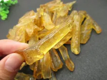 Natural raro cru áspero copal fóssil âmbar com insetos espécime pedras minerais natal dia das bruxas estudantes coleção presente(China)
