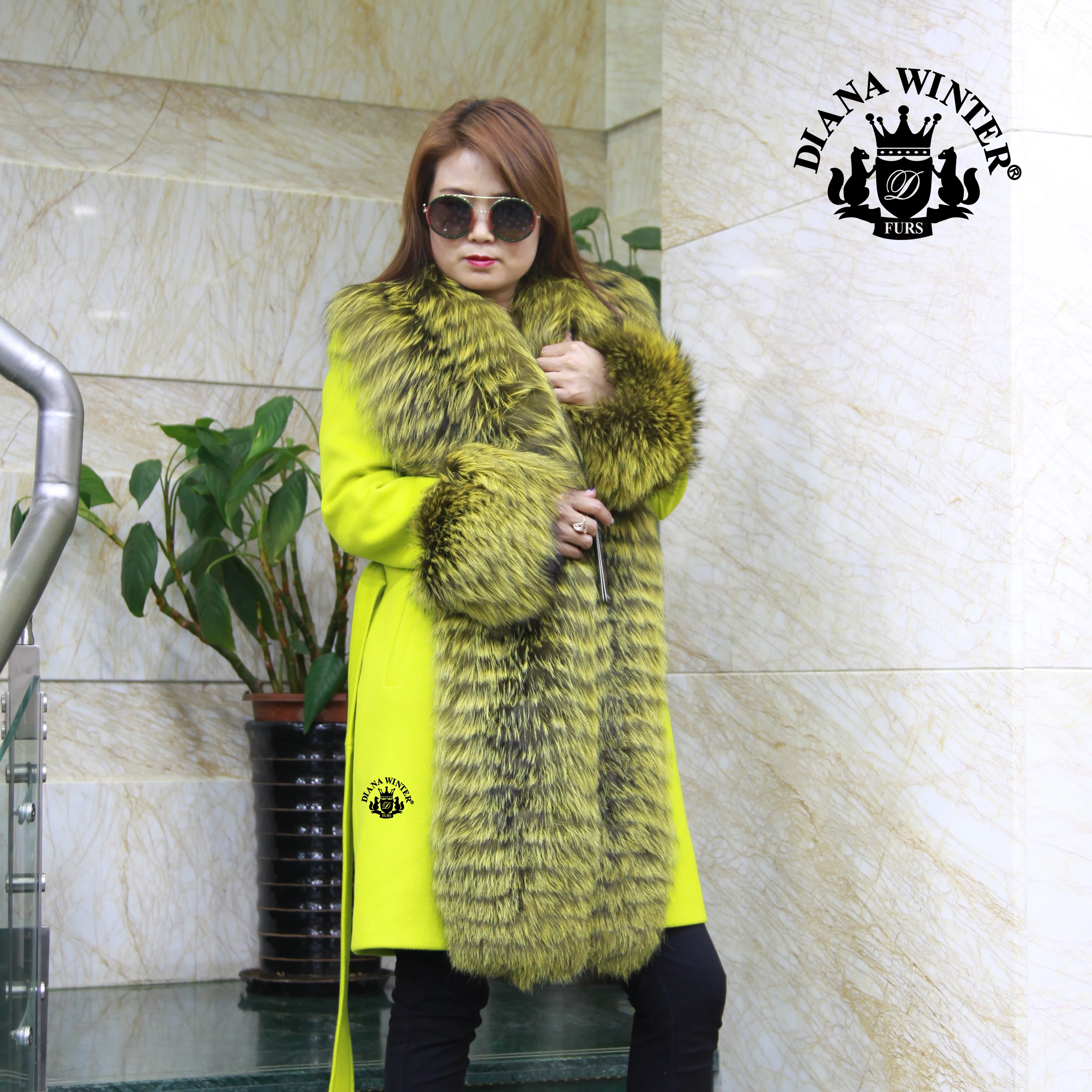 winter warm jacket fashion trend natural fur fox coat short coat jacket ladies coat commuter wool coat pattern DIANA WINTER2019
winter warm jacket fashion trend natural fur fox coat short coat jacket ladies coat commuter wool coat pattern DIANA WINTER2019
