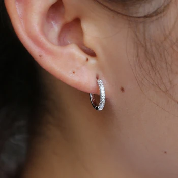Full cz circle band hoop earrings 12-13mm small hoops micro pave cubic zirconia Trendy classic design earring for lady wholesale
Full cz circle band hoop earrings 12-13mm small hoops micro pave cubic zirconia Trendy classic design earring for lady wholesale
