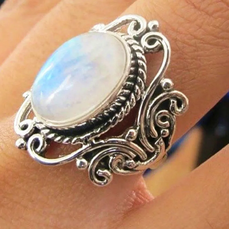 Vintage Antique Silver Oval Moonstone Rings For Women Retro Bohemia Punk Pattern Carving Ring Stranger Things Jewelry H3T047
Vintage Antique Silver Oval Moonstone Rings For Women Retro Bohemia Punk Pattern Carving Ring Stranger Things Jewelry H3T047