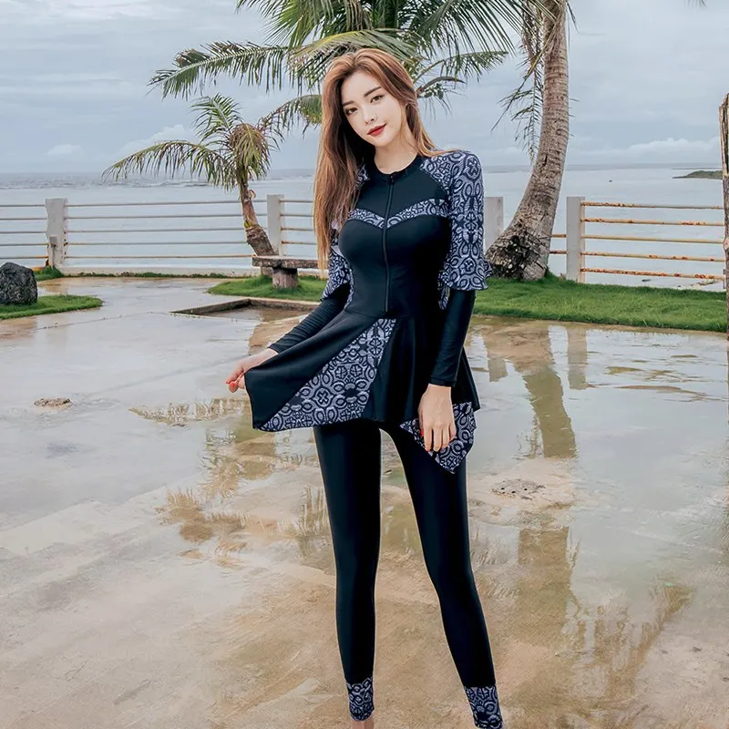 Three-Piece Swimwear Rashguard Women Swimsuit 2019 Long Sleeve Zipper Tops + Sexy Panties + Black Swimming Leggings Beach Wear 
Three-Piece Swimwear Rashguard Women Swimsuit 2019 Long Sleeve Zipper Tops + Sexy Panties + Black Swimming Leggings Beach Wear