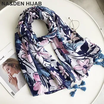 New print Flowers tassels winter Muslim hijab scarf woman gorgeous bandana silk scarf Free Shipping Independen packing 10pcs
New print Flowers tassels winter Muslim hijab scarf woman gorgeous bandana silk scarf Free Shipping Independen packing 10pcs