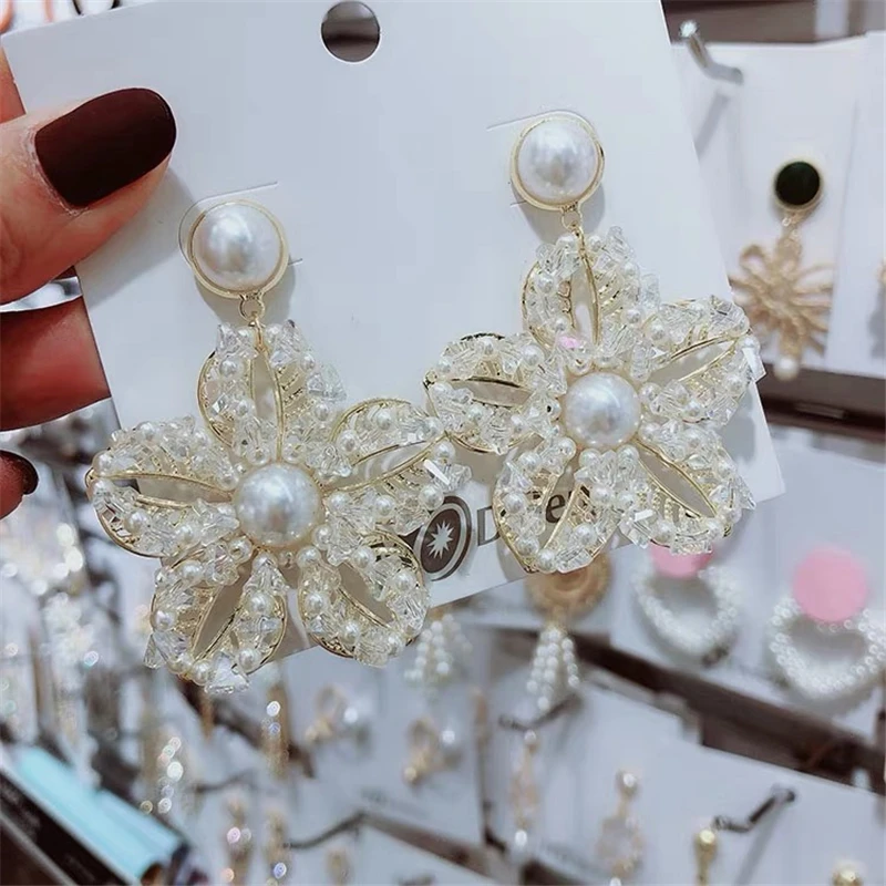 Beautiful Fashion Big Flowers Drop Earring Simulated Pearl Earrings For Women Dangle Bohemian Earrings Gifts Jewelry Wholesale
Beautiful Fashion Big Flowers Drop Earring Simulated Pearl Earrings For Women Dangle Bohemian Earrings Gifts Jewelry Wholesale
