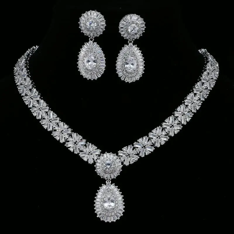 HONGHONG Cubic zirconia 3 Pcs Bride jewelry Sets Women's Necklace Earrings Set 3 Color High quality fashion jewelry
HONGHONG Cubic zirconia 3 Pcs Bride jewelry Sets Women's Necklace Earrings Set 3 Color High quality fashion jewelry
