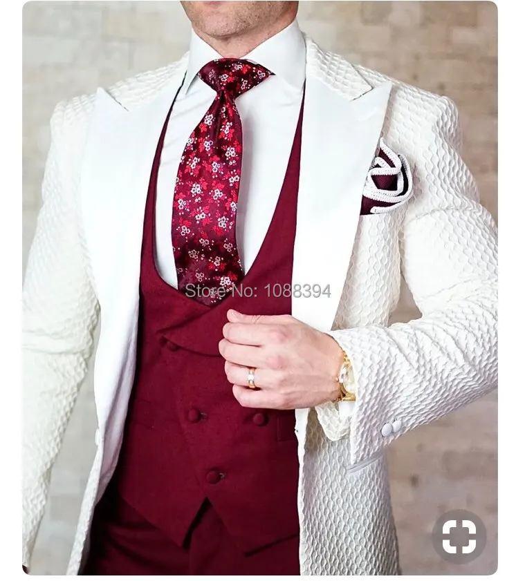 Мужской деловой костюм из трех предметов смокинг облегающий белый клетчатый