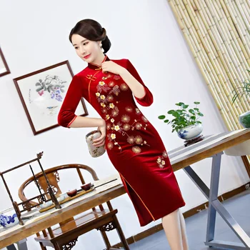 2020 New Lady Velvet Qipao Vintage Embroidery Floral Elegant Chinese National Dress Female Long Cheongsam Plus Size M-3XL
2020 New Lady Velvet Qipao Vintage Embroidery Floral Elegant Chinese National Dress Female Long Cheongsam Plus Size M-3XL