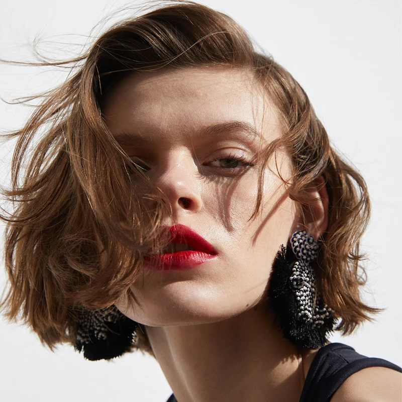 Girlgo 2018 Exaggerate Handmade ZA Beads Dangle Earrings Big Fashion Black Tassel Drop Earring For Women Ethnic Fringing Jewelry
Girlgo 2018 Exaggerate Handmade ZA Beads Dangle Earrings Big Fashion Black Tassel Drop Earring For Women Ethnic Fringing Jewelry