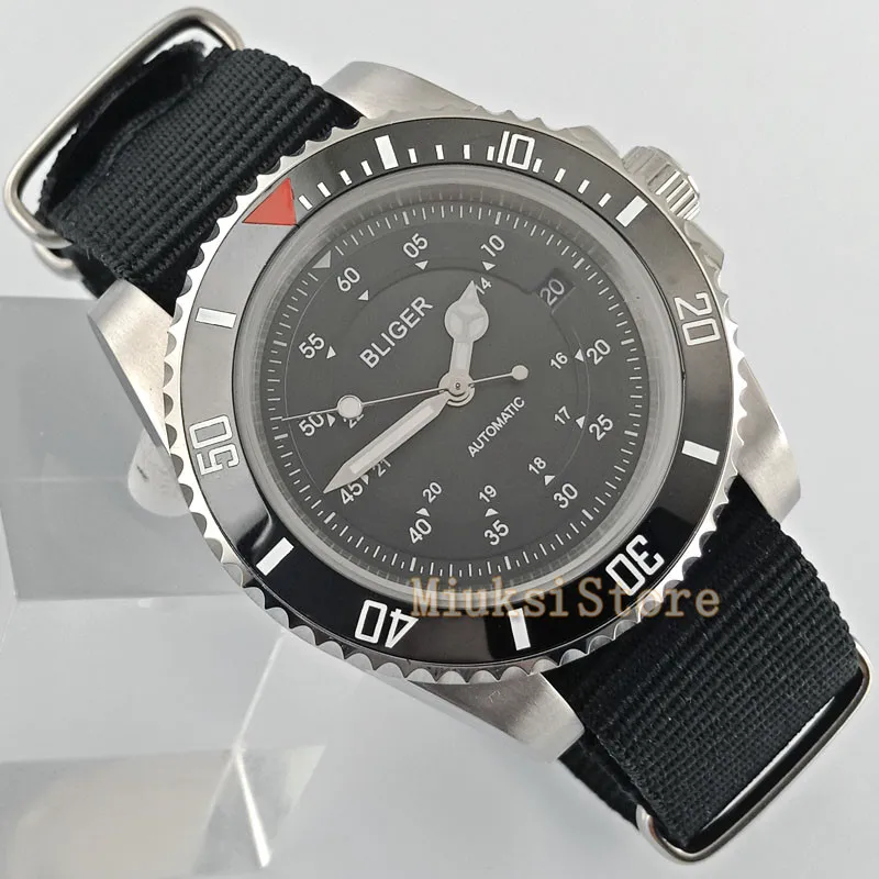 40mm black Canvas nouvelle automatic mens mode faux chronographe Classique pour Cristaux Montres montre Cadea Montre-Bracel
40mm black Canvas nouvelle automatic mens mode faux chronographe Classique pour Cristaux Montres montre Cadea Montre-Bracel