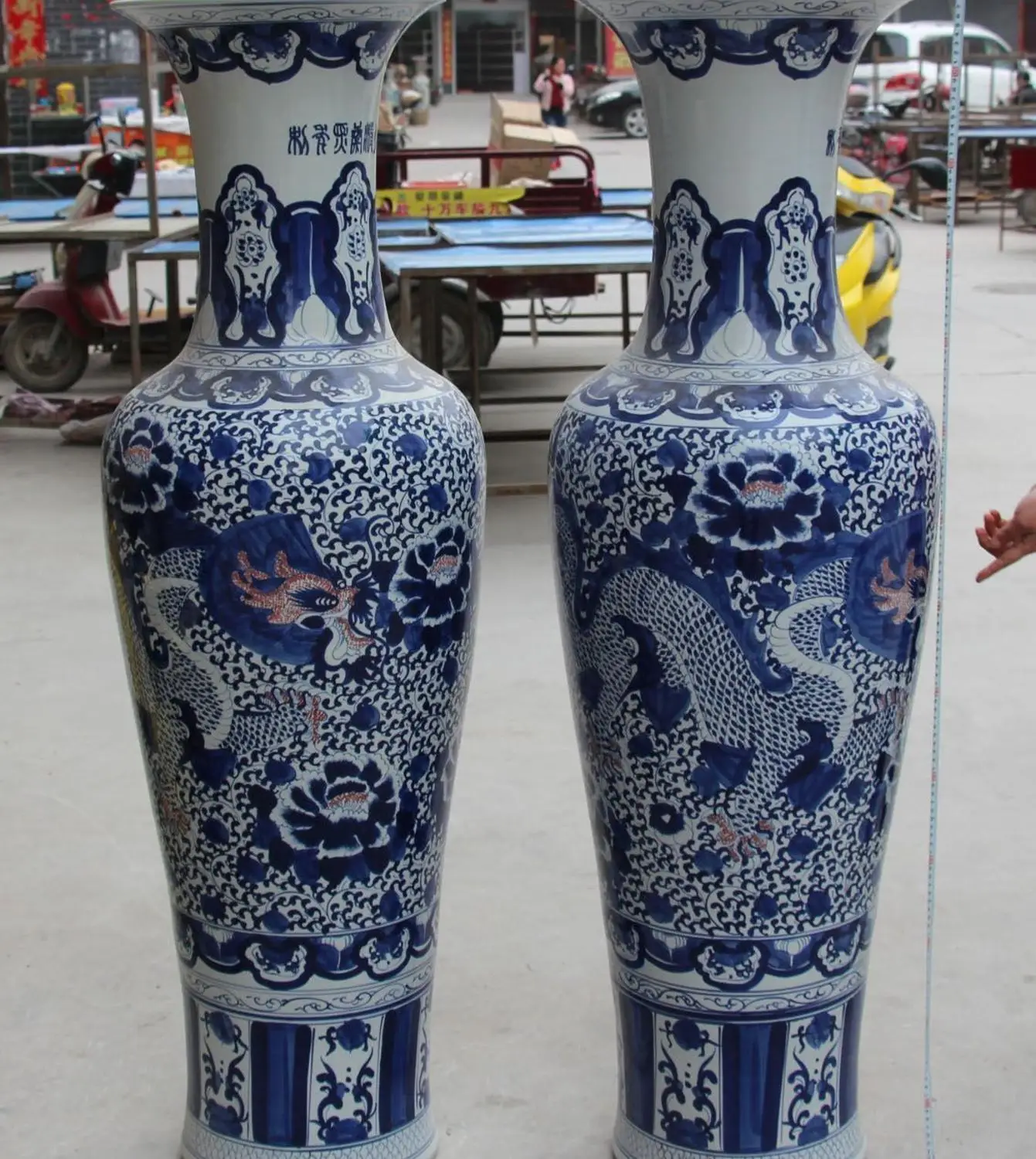 140CM Huge Chinese White Blue Porcelain Dragon Dragons Loong Vase Bottle Pair
140CM Huge Chinese White Blue Porcelain Dragon Dragons Loong Vase Bottle Pair