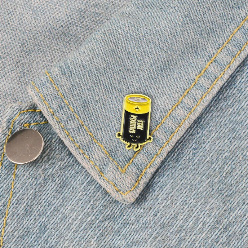 XEDZ New fashion cute yellow black battery superman brooch Envelope needle trend creative backpack shirt children friends gift
XEDZ New fashion cute yellow black battery superman brooch Envelope needle trend creative backpack shirt children friends gift