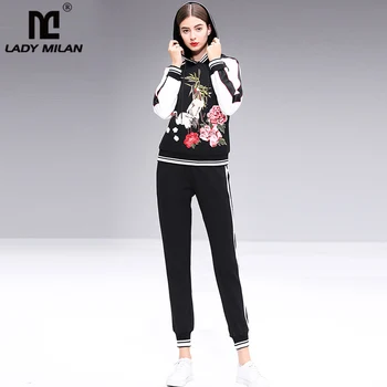 Women's Runway Twinsets Hooded Collar Long Sleeves Embroidery Hoodies with Long Striped Pants Fashion Two Piece Pants Sets
Women's Runway Twinsets Hooded Collar Long Sleeves Embroidery Hoodies with Long Striped Pants Fashion Two Piece Pants Sets