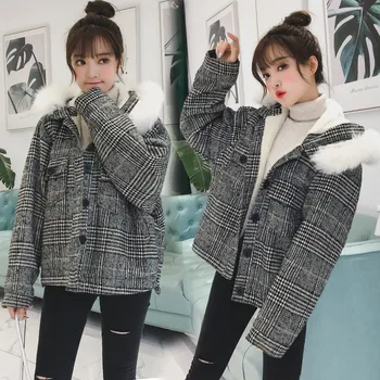 Fashion Winter Coats with Faux Fur Hoodies Women Short Padded Warm Jackets Fur Hooded Wool Plaid Print Trench Coats Outwears
Fashion Winter Coats with Faux Fur Hoodies Women Short Padded Warm Jackets Fur Hooded Wool Plaid Print Trench Coats Outwears