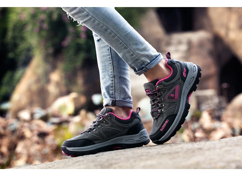 Hiking shoes (10)
