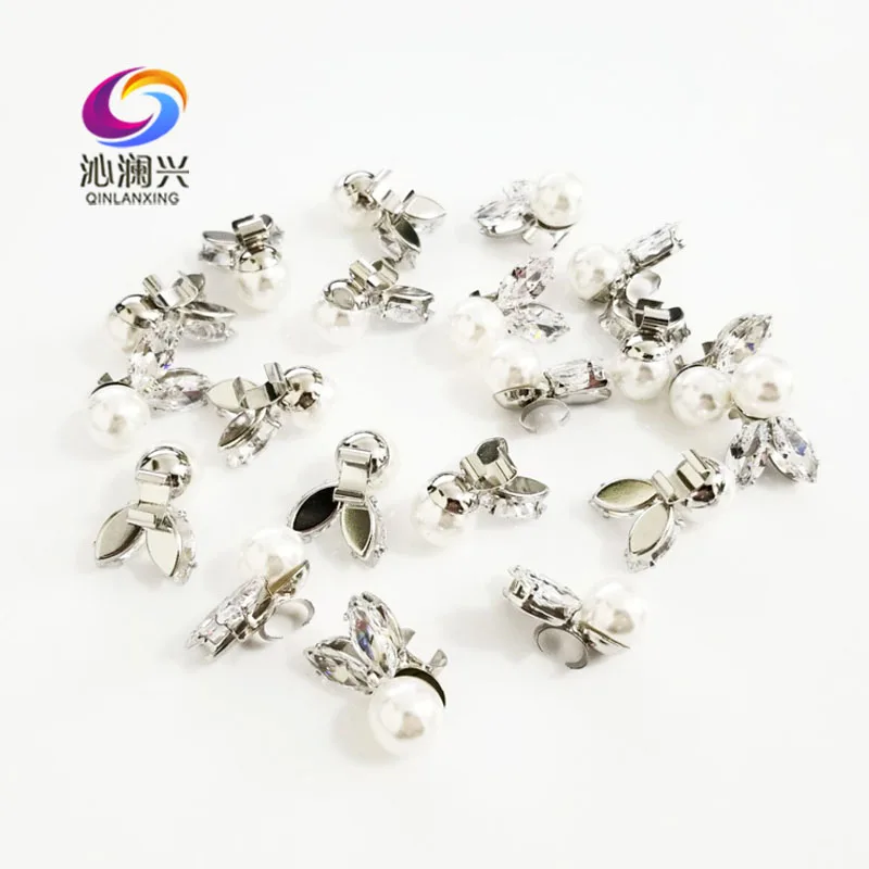 5pcs/pack Lovely rabbit shape Super flash Zircon pearls claw rhinestones,diy/ High-grade jewelry accessory
5pcs/pack Lovely rabbit shape Super flash Zircon pearls claw rhinestones,diy/ High-grade jewelry accessory
