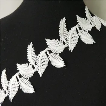 White Venice Lace Pretty Leaves Trim for DIY wedding, Bridal Sashes, Headbands, Altered Couture 5 Yards
White Venice Lace Pretty Leaves Trim for DIY wedding, Bridal Sashes, Headbands, Altered Couture 5 Yards